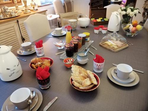 Chambres et Tables d'hotes du Puits d'Athie - 식음료(F&B)
