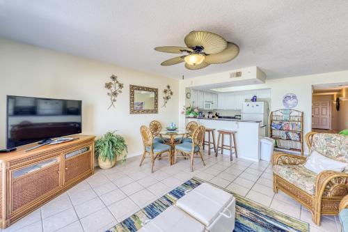 Santa Rosa Boulevard Condos - image 2