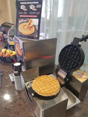 Country Hearth Inn & Suites Edwardsville - main image
