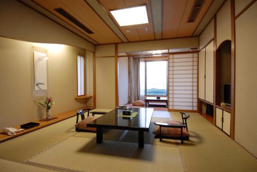 Superior Japanese-Style Room with City View - Non-Smoking