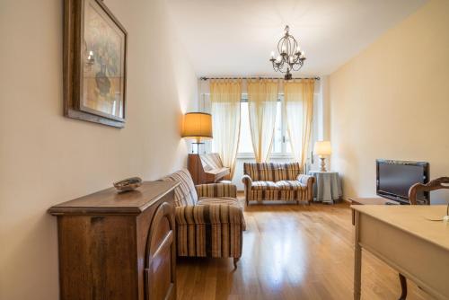  Cozy Family apartment With Two Bedrooms-Firenze, Pension in Florenz