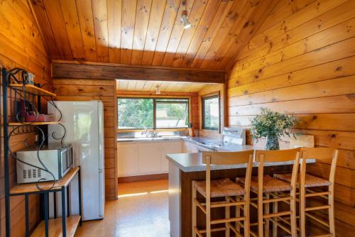 Kitchen, Waiheke Island Vineyard Holiday Houses in Surfdale