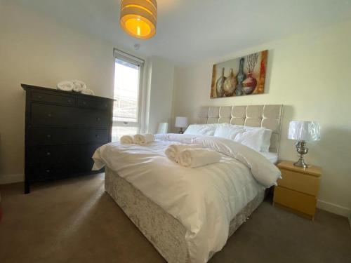Central Milton Keynes hub one bedroom secured apartment