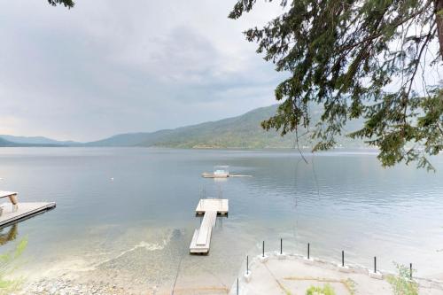 Sunshine Beach in Christina Lake (BC)