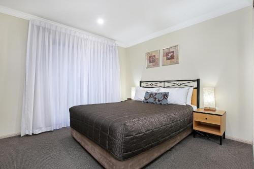 Wollongong Serviced Apartments Wollongong Serviced Apartments is a popular choice amongst travelers in Wollongong, whether exploring or just passing through. The property features a wide range of facilities to make your stay a plea