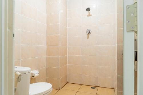 Formerly Reddoorz Plus Near Teras Kota 3 Room Type - Double Room