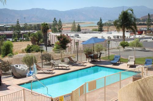 Facilities, Best Western Plus Lake Elsinore Inn and Suites in Lake Elsinore (CA)