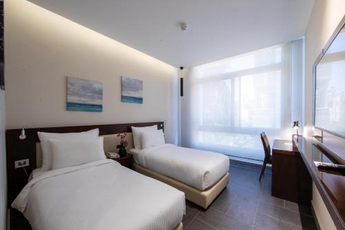 Classic Double or Twin Room image 3