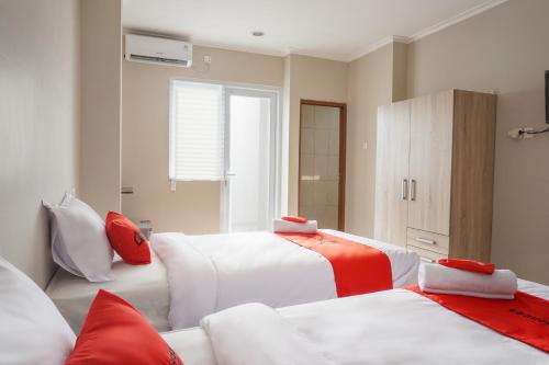 Residences by RedDoorz near MT Haryono - Minimum Stay 7 Days