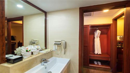 Superior Twin Room image 10