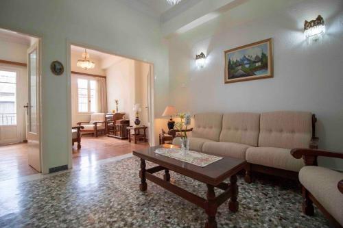  Gortsologou 40. Central, comfy and spacious apartment, Pension in Sparta bei Toriza