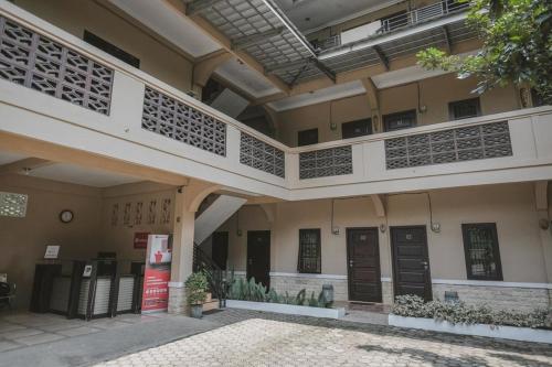 B&B Jambi City - RedDoorz Syariah near Jamtos Jambi 2 - Bed and Breakfast Jambi City