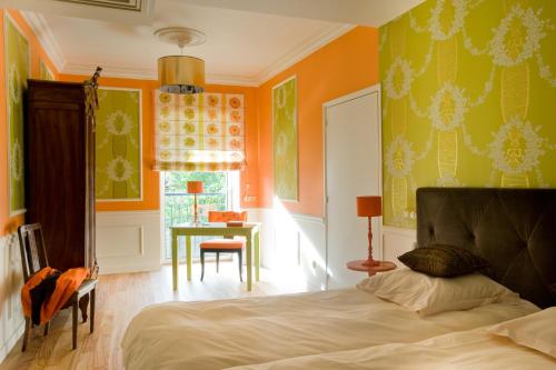 1 queen bed