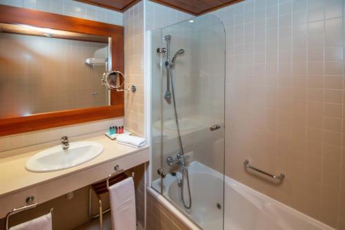 221429116 Hotel Fontanals Golf