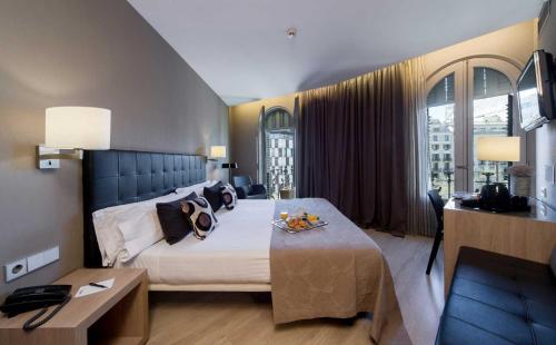 Hotel Actual - image 8