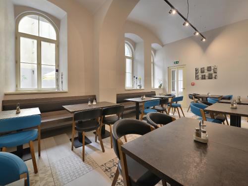 EA Hotel New Town - image 4