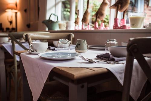 บริการและสิ่งอำนวยความสะดวก, B&Bat no3 in มาเก็ท บอสวอร์ท