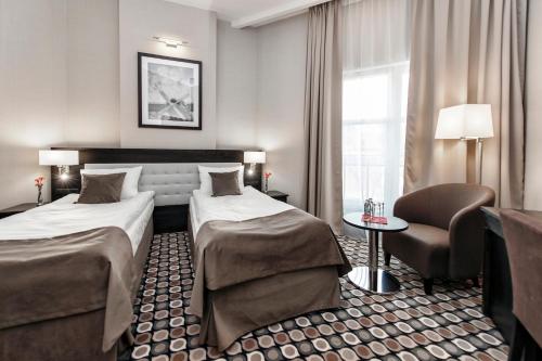 Red Baron Hotel & Restaurant - image 12