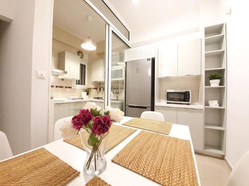  Elegant 3 Bedroom Apartment in Athens Historic Center, Pension in Athen bei Piräus