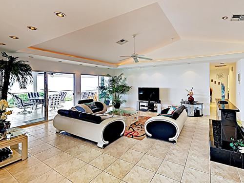 New Listing! “Kona Sunset Hale” W/ Ocean Views Home - main image