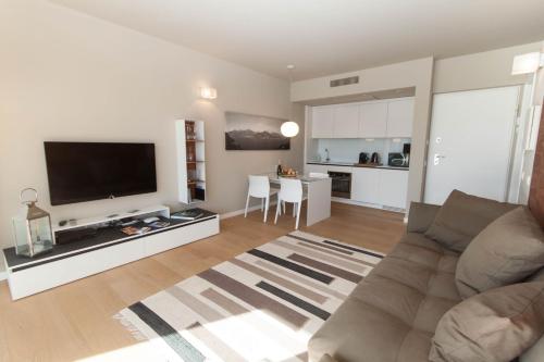 LookLake Suite One - image 5