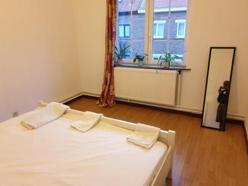  2BEDROOM APPARTMENT IN A NICE NEIGHBORHOOD IN BRUSSELS. in Brüssel