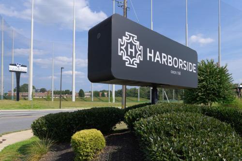 Harborside Hotel in Oxon Hill, USA