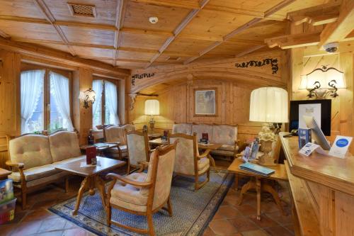 Hotel Alpenroyal - image 2