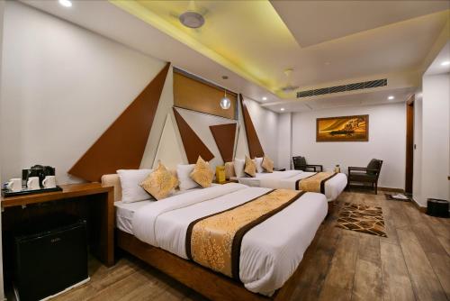 Hotel Blue Pearl Near Connaught Palace & New Delhi Railway Station photo 2