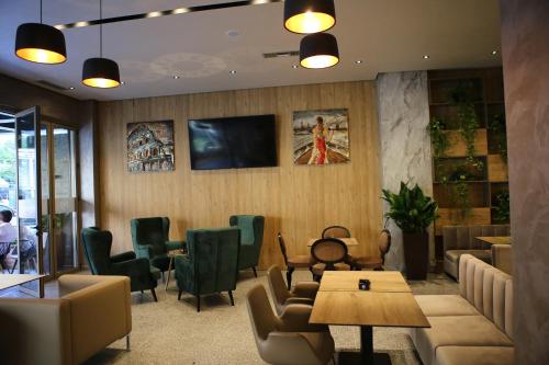 Twin Towers Hotel City & Beach Resort - image 13