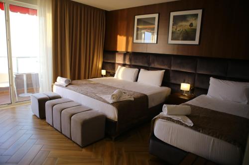 Twin Towers Hotel City & Beach Resort - image 12