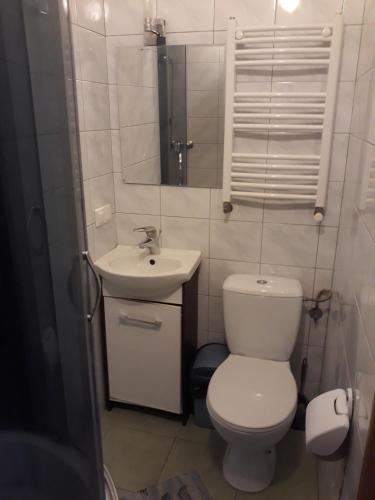 Noclegi Pod Kasztanami – Marki, NC