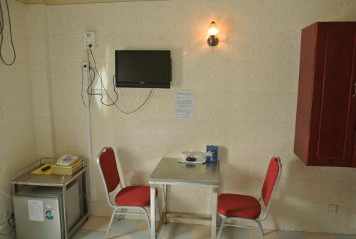 room detail thumbnail 2