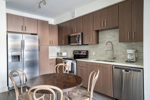 Luxury Apts near SDSU by WanderJaunt - main image