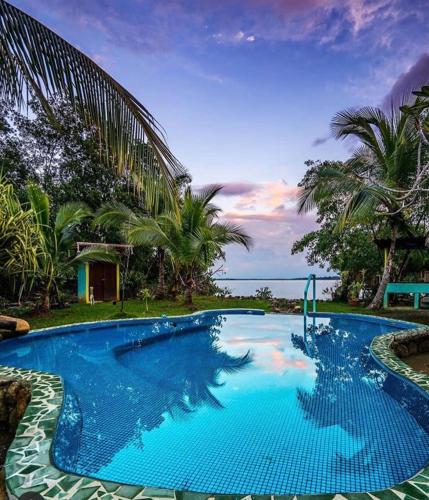 Úszómedence, Dolphin Bay Hideaway in Isla Cristobal