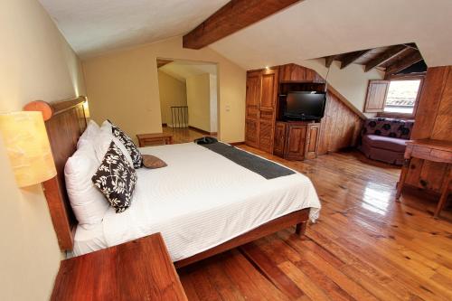 221509105 Hotel San Marcos