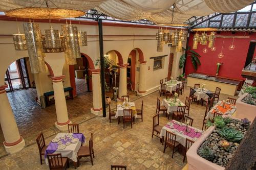 221510944 Hotel San Marcos