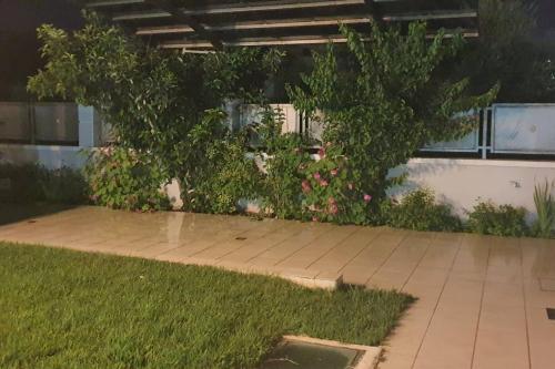 Bright, Spacious, Elegant, semi Subterrain with Garden, 5min from sea in Kalamata