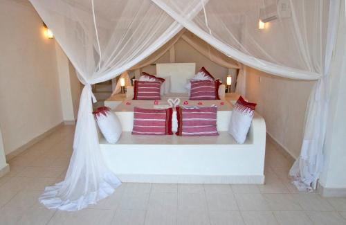 Ocean Sports Resort Room Type - Luxury Suite