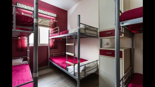 1 bunk bed
