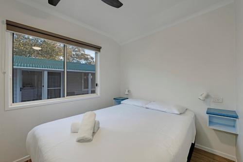 Economy 2 Bedroom Cabin - Sleeps 6 image 5