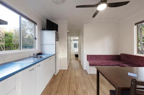 Economy 2 Bedroom Cabin - Sleeps 6 image 4