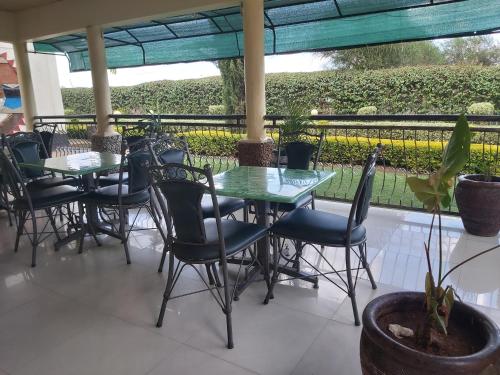 Restorāns, Sahara Gardens Bomet in Bomet