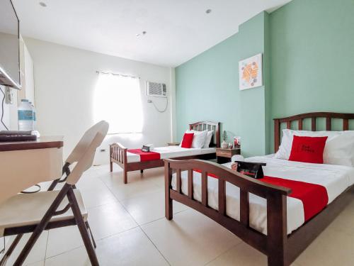 RedDoorz Plus near Bangko Sentral Ng Pilipinas Davao near Gaisano Mall of Davao