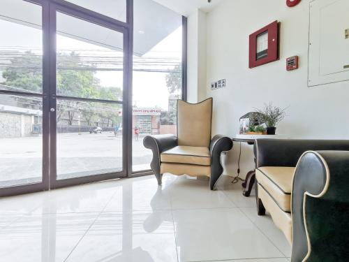 Lobby, RedDoorz Plus near Bangko Sentral Ng Pilipinas Davao near Gaisano Mall of Davao