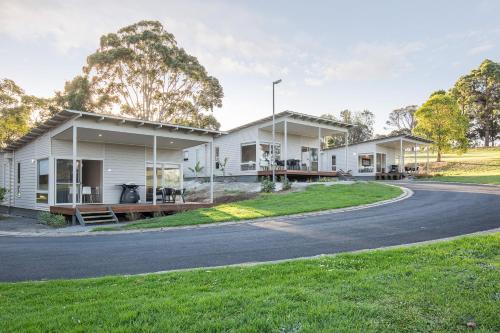 2 bedrooms, 4 beds