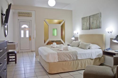 1 double bed, 1 sofa bed