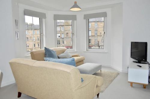 Modern And Central Flat In Roseburn Area