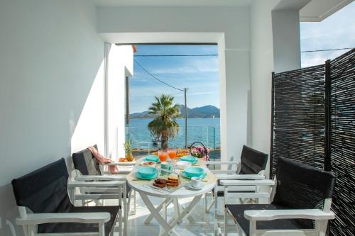  Sandy Toes in Lygia