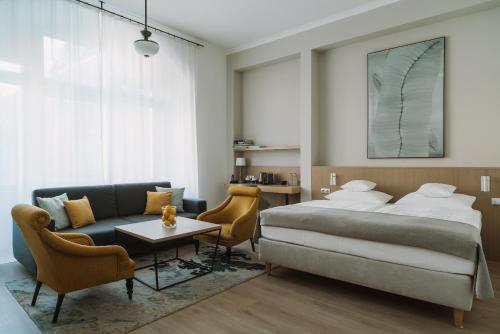 221571511 Art Hotel
